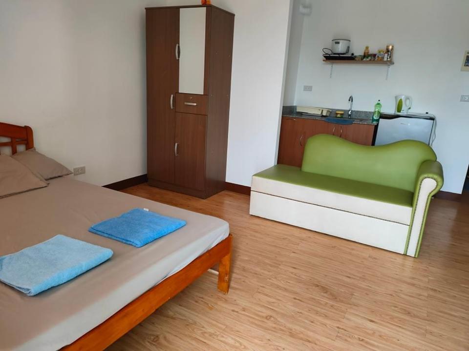 Huge Studio @ Arezzo Place Davao Condominium Bagian luar foto